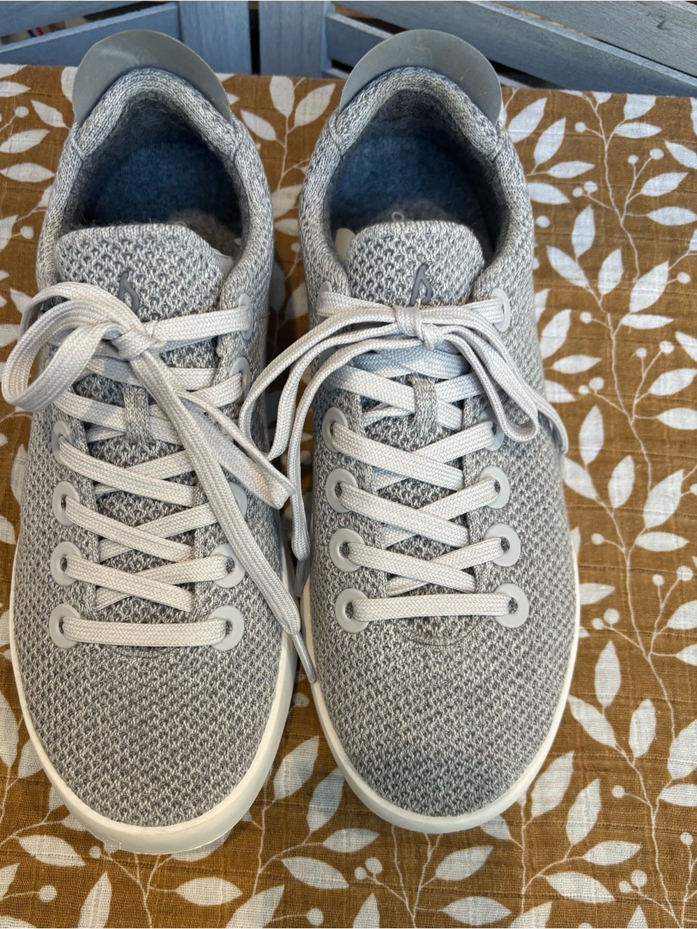 Allbirds Womens Tree Pipers Sneakers Lt Grey size 9